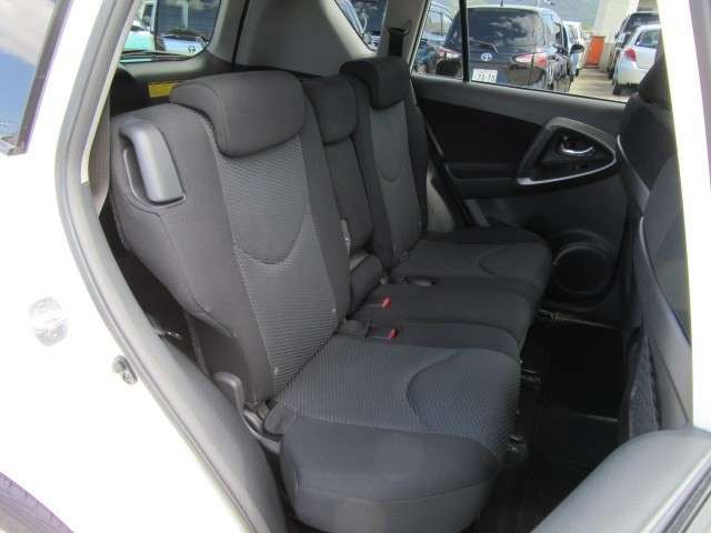 Toyota RAV4 12