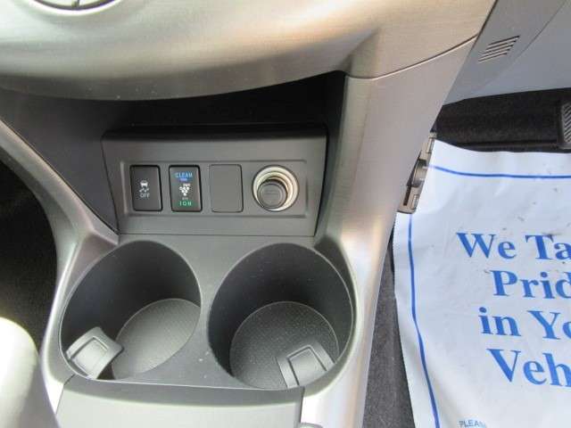 Toyota RAV4 8