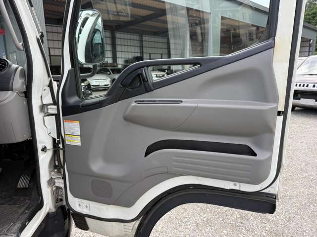Mitsubishi Fuso Canter 9