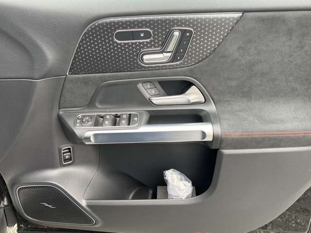 Mercedes-Benz EQB 7
