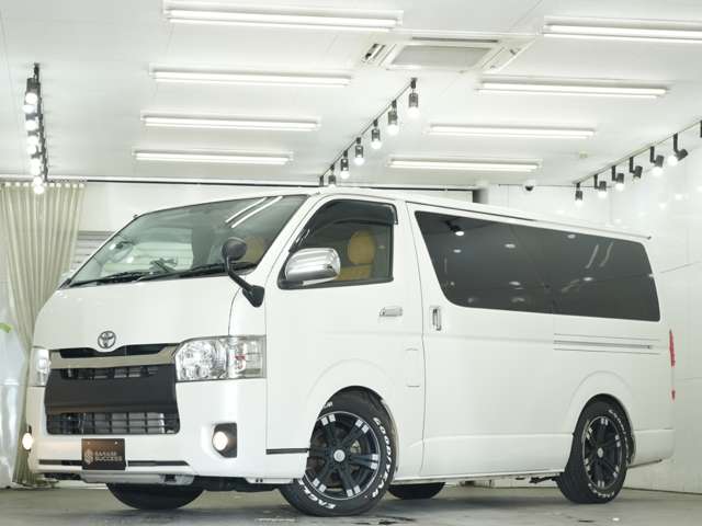 Toyota Hiace Van 12