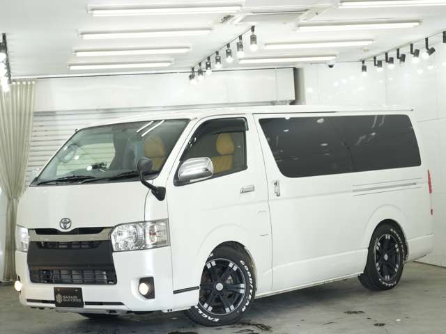 Toyota Hiace Van 5