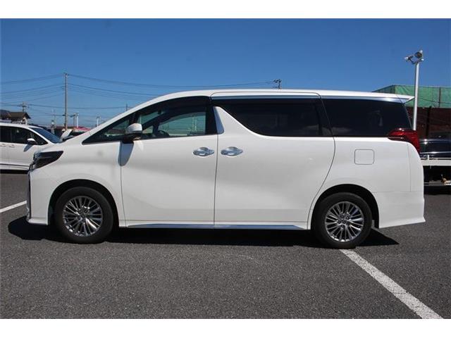 Toyota Alphard 11