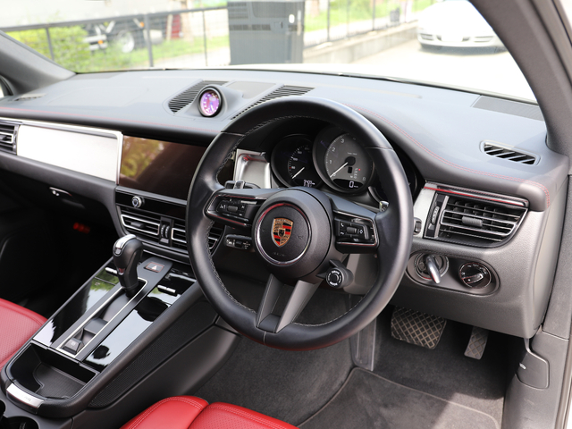 Porsche Macan 12