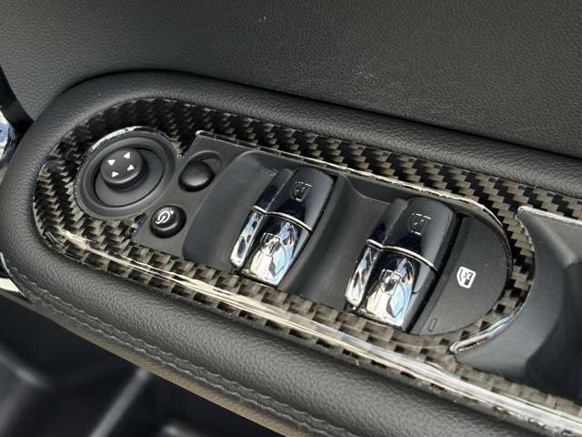 MINI Crossover 8