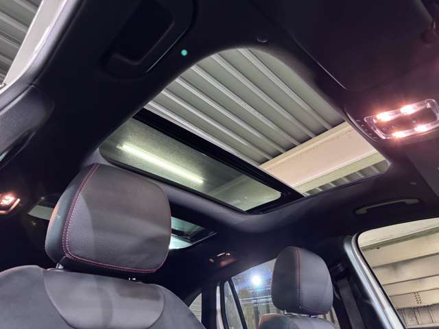 Mercedes-Benz GLA-Class 2