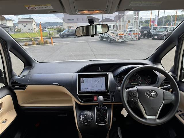 Toyota Noah 2