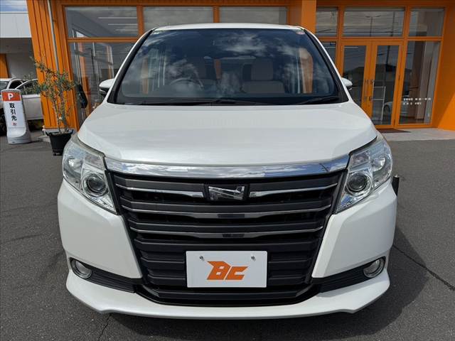 Toyota Noah 9