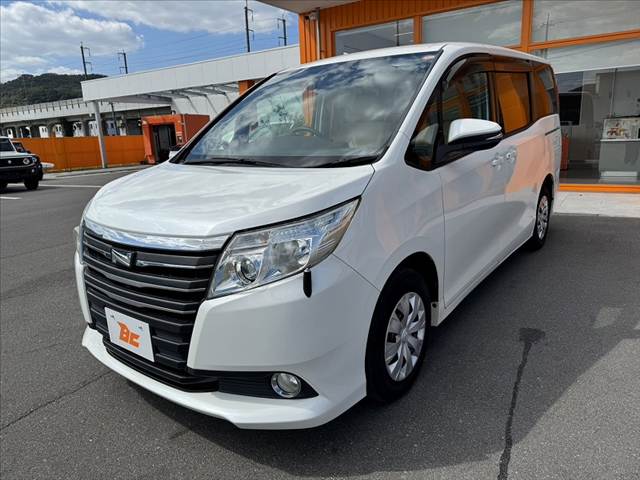 Toyota Noah 10