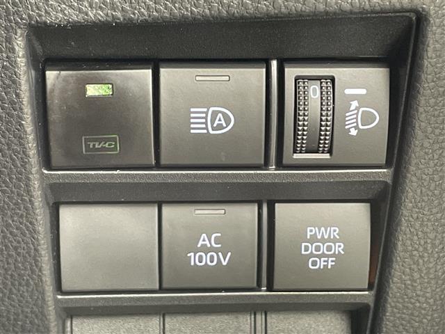 Toyota Voxy 11