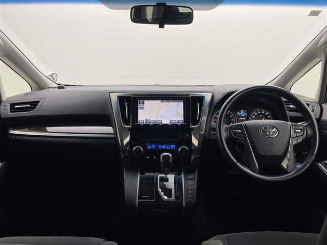 Toyota Vellfire 5