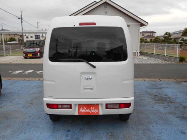 Daihatsu Hijet Cargo 11