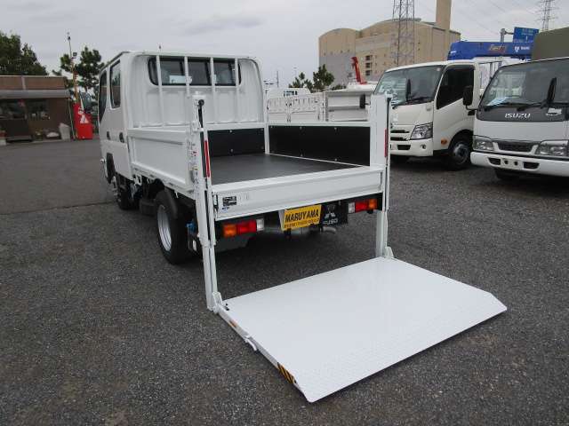 Mitsubishi Fuso Canter 9