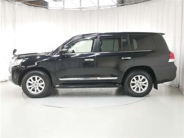 Toyota Land Cruiser 200 2