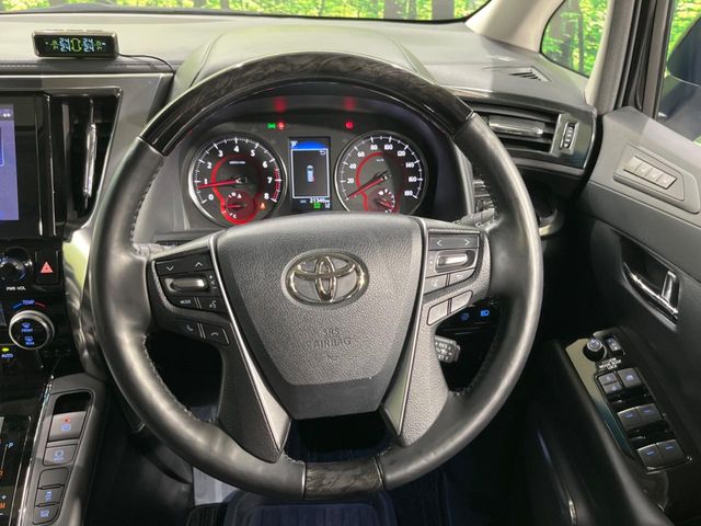Toyota Alphard 11
