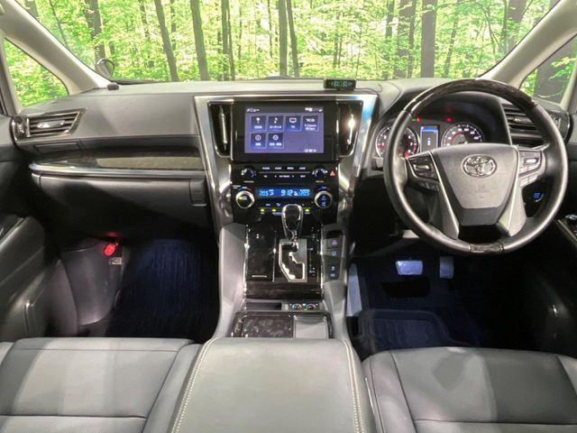 Toyota Alphard 2