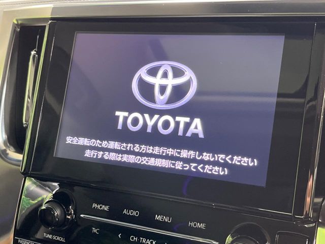 Toyota Alphard 4