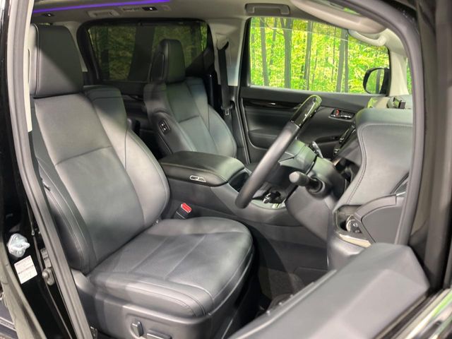 Toyota Alphard 8