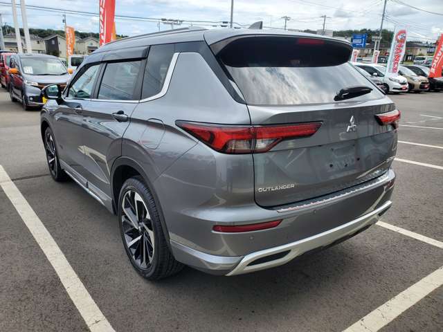 Mitsubishi Outlander PHEV 11