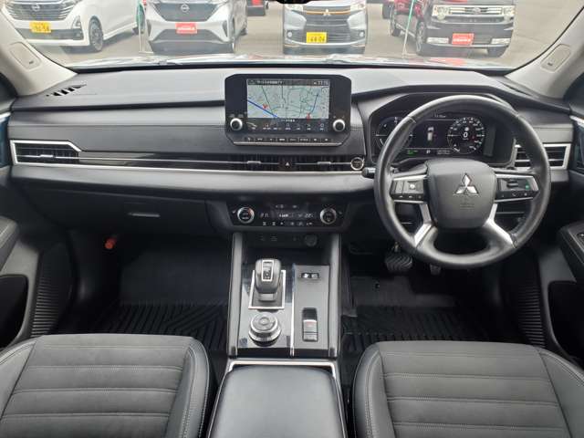 Mitsubishi Outlander PHEV 4