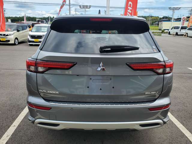 Mitsubishi Outlander PHEV 10