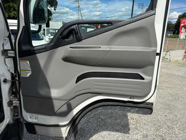 Mitsubishi Fuso Canter 9
