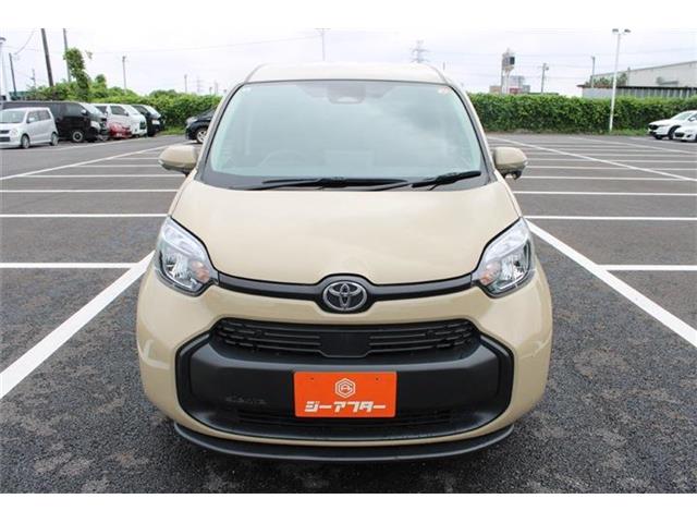 Toyota Sienta 7