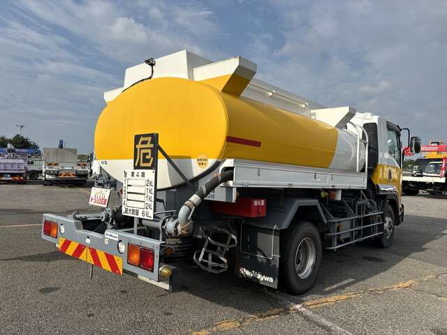 Isuzu Forward 2