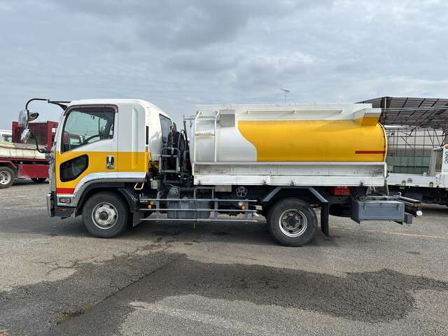 Isuzu Forward 4