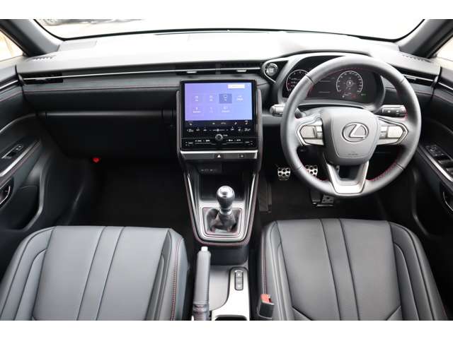 Lexus LBX 8