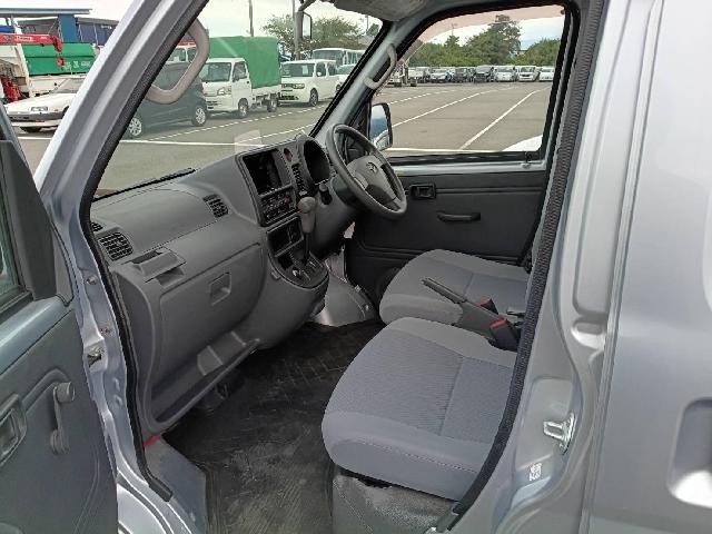 Daihatsu Hijet Deck Van 3