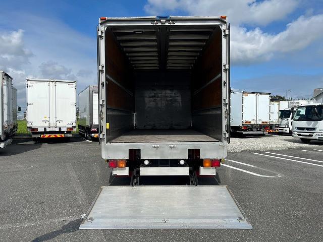 Isuzu Forward 11