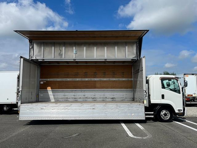 Isuzu Forward 9