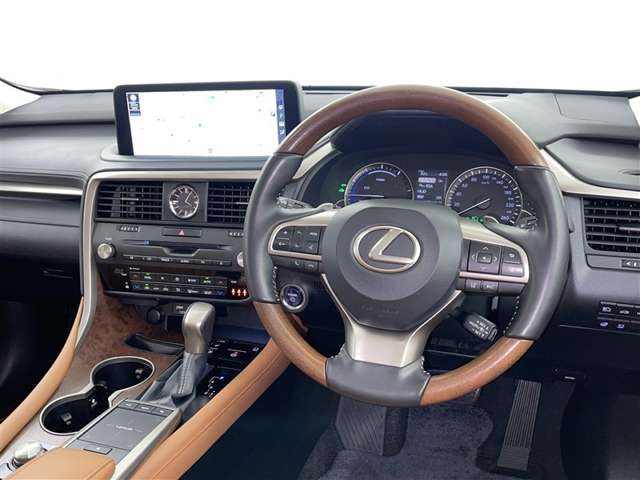 Lexus RX 9