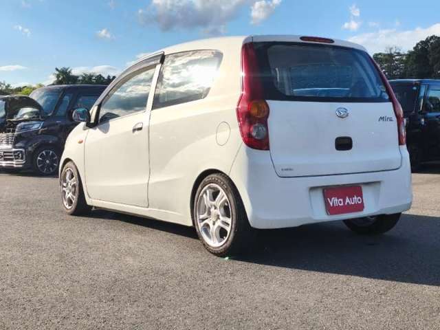Daihatsu Mira 11