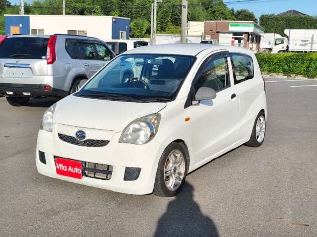 Daihatsu Mira 8