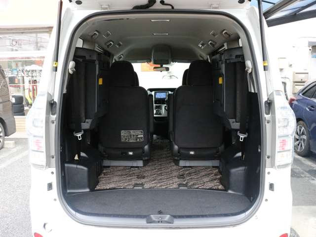 Toyota Voxy 11