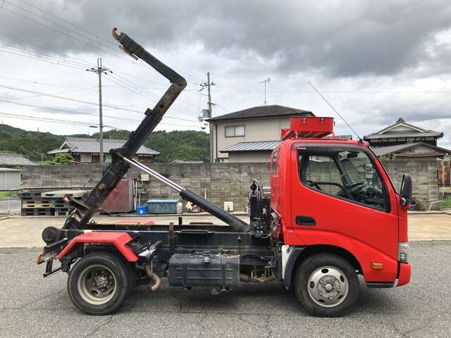Hino Dutro 5