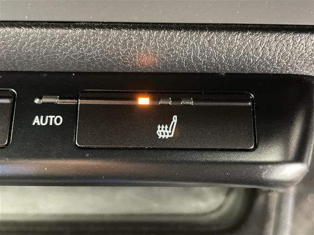 Lexus UX 12