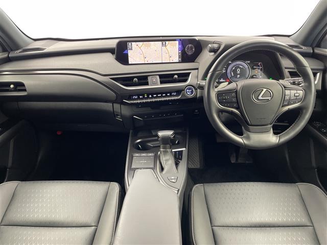 Lexus UX 5