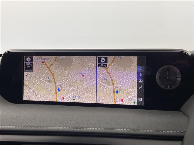 Lexus UX 8