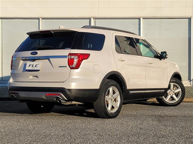 Ford Explorer 6