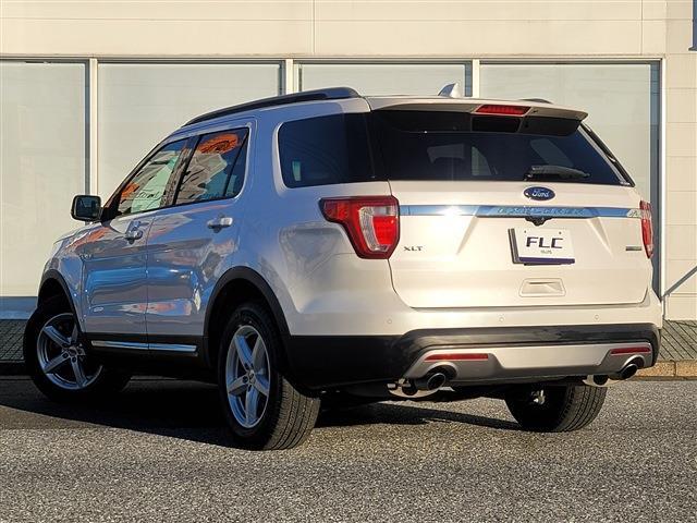 Ford Explorer 8
