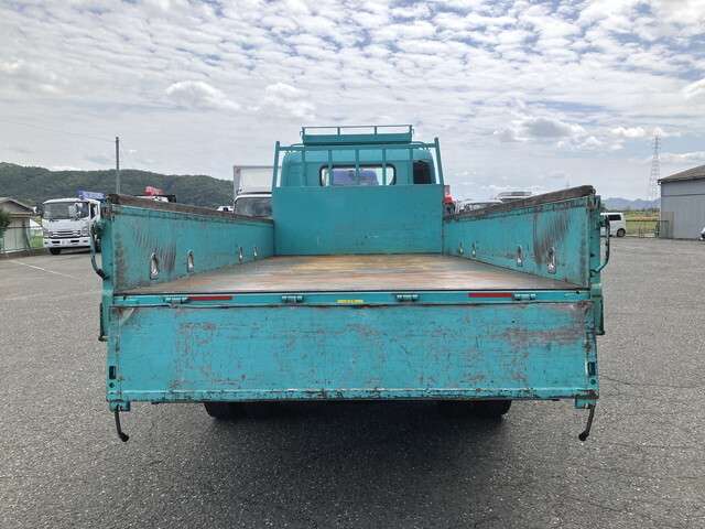Mitsubishi Fuso Canter 9