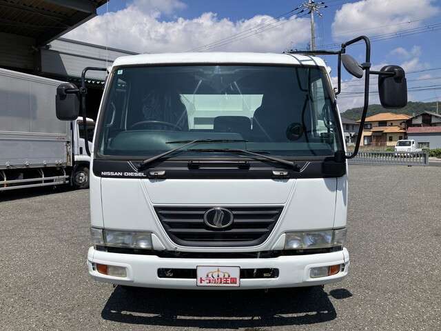UD Trucks Condor 6