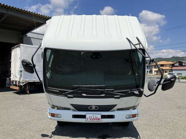 UD Trucks Condor 7