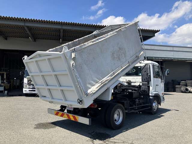 UD Trucks Condor 9