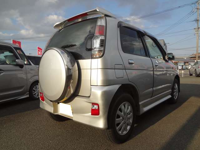 Daihatsu Terios Kid 8
