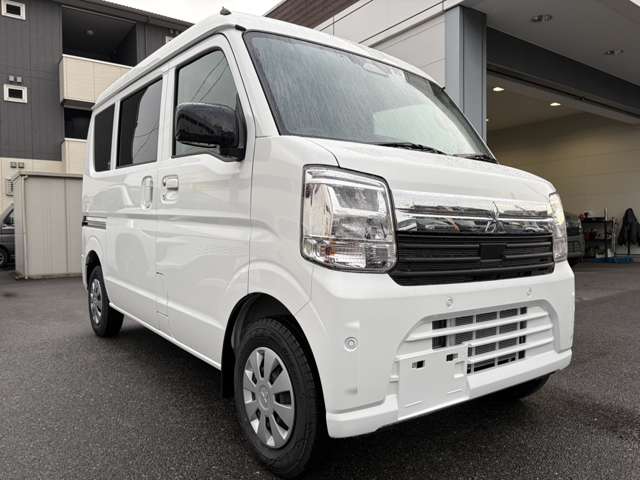 Mitsubishi Minicab Van 11