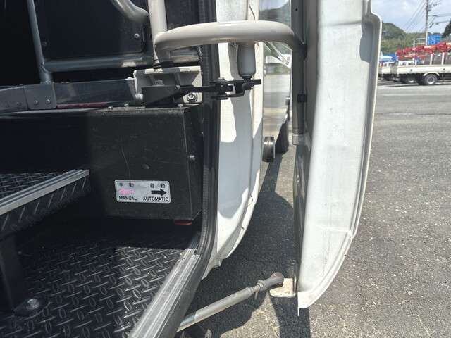 Mitsubishi Fuso Rosa 11